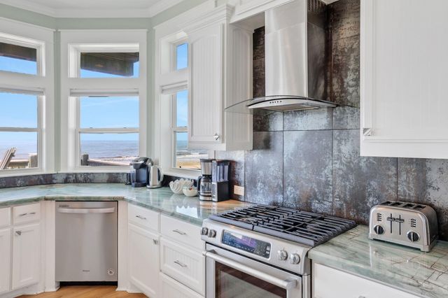 2396 Sand Drift Lane, Crystal Beach, TX 77650