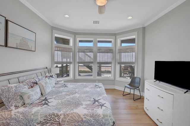 2396 Sand Drift Lane, Crystal Beach, TX 77650