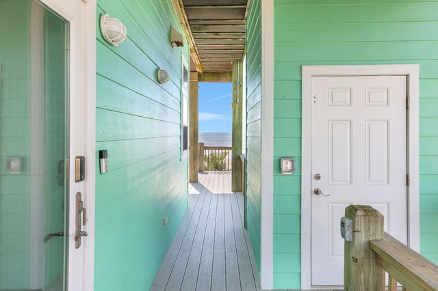 2396 Sand Drift Lane, Crystal Beach, TX 77650