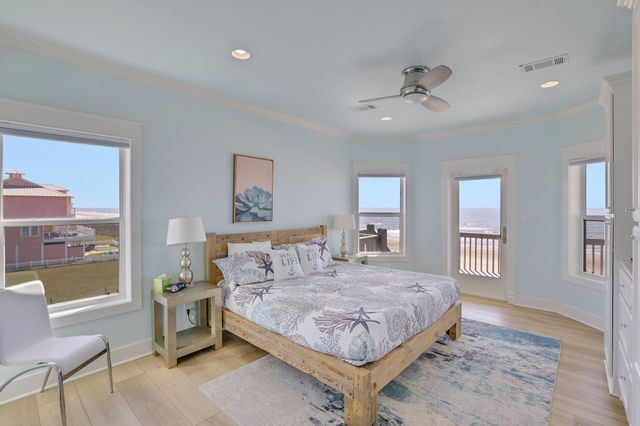 2396 Sand Drift Lane, Crystal Beach, TX 77650