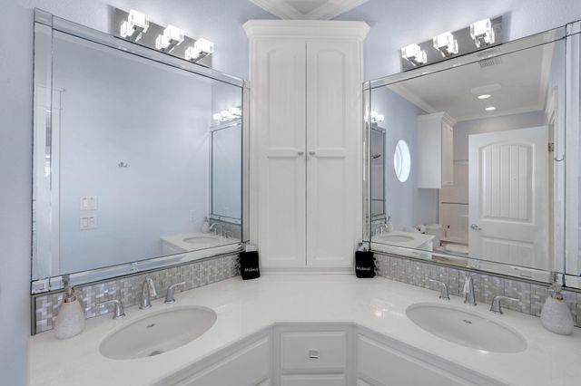 2396 Sand Drift Lane, Crystal Beach, TX 77650