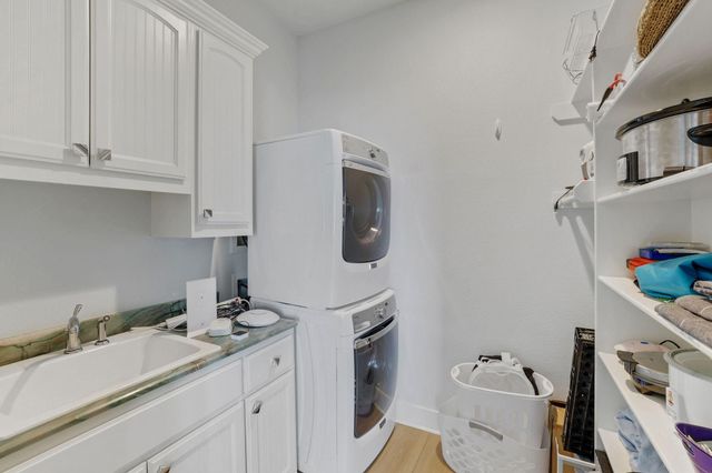 2396 Sand Drift Lane, Crystal Beach, TX 77650