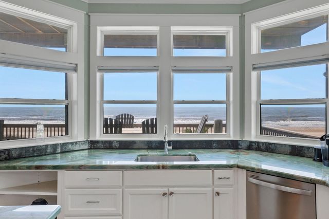 2396 Sand Drift Lane, Crystal Beach, TX 77650