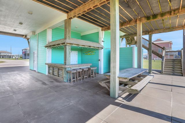 2396 Sand Drift Lane, Crystal Beach, TX 77650