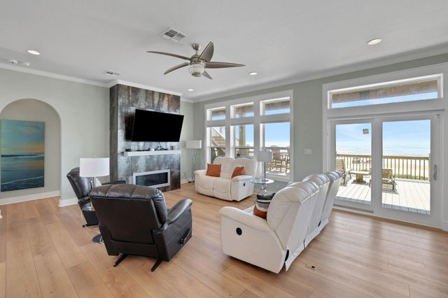 2396 Sand Drift Lane, Crystal Beach, TX 77650