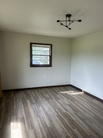 500 Prosser Rd, Lawrenceburg, TN 38464
