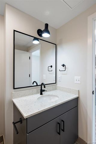 7631 E Lafayette 16, Detroit, MI 48214