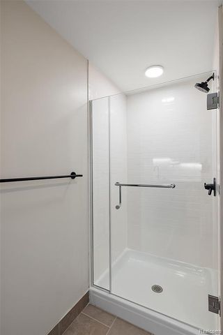 7631 E Lafayette 16, Detroit, MI 48214