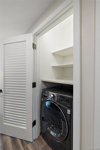 7631 E Lafayette 16, Detroit, MI 48214