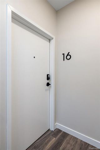 7631 E Lafayette 16, Detroit, MI 48214