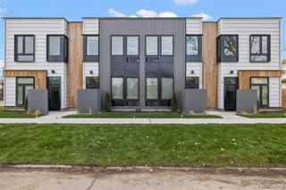 7631 E Lafayette 16, Detroit, MI 48214