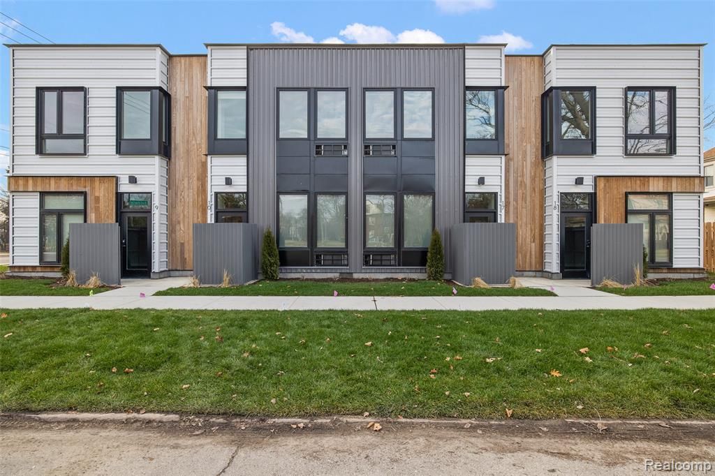 7631 E Lafayette 16, Detroit, MI 48214