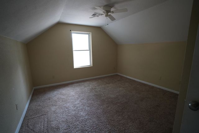 1502 E 11th Ave, Winfield, KS 67156