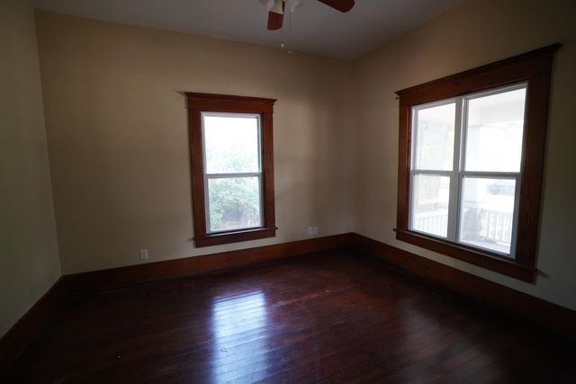 1502 E 11th Ave, Winfield, KS 67156