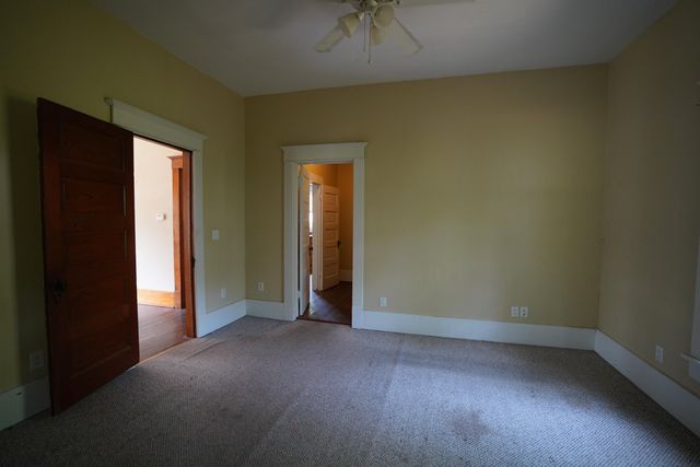 1502 E 11th Ave, Winfield, KS 67156