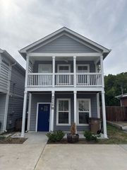 2140B Burns St, Nashville, TN 37216