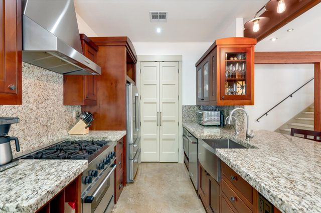 2405 Kinney RD 2405, Austin, TX 78704