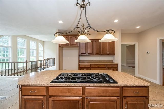 601 Oak Hill Drive, Belleville, IL 62223