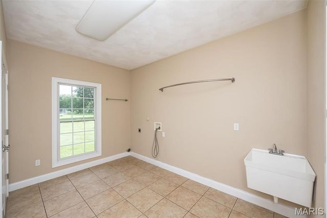 601 Oak Hill Drive, Belleville, IL 62223