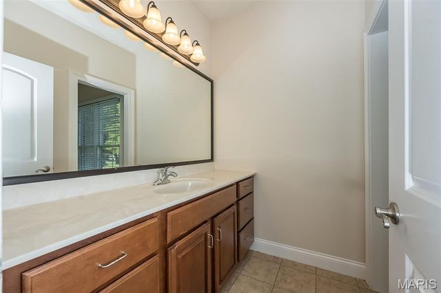 601 Oak Hill Drive, Belleville, IL 62223