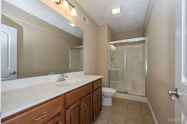 601 Oak Hill Drive, Belleville, IL 62223