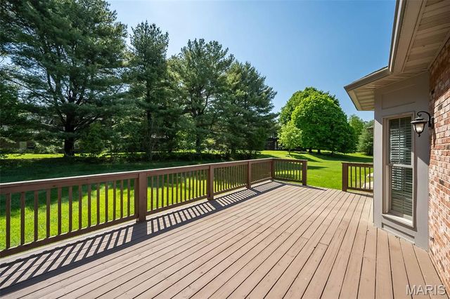 601 Oak Hill Drive, Belleville, IL 62223