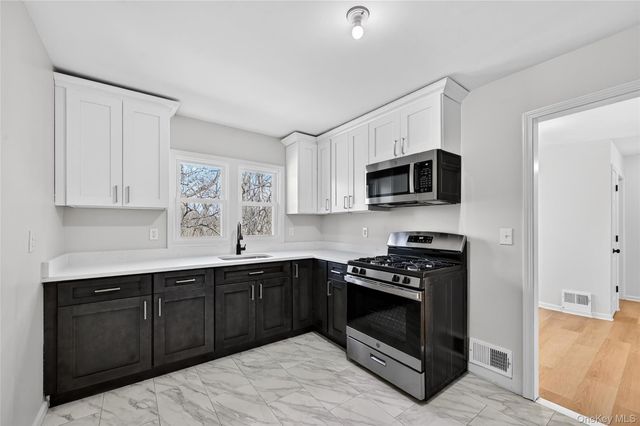 57 Goshen Avenue, Washingtonville, NY 10992