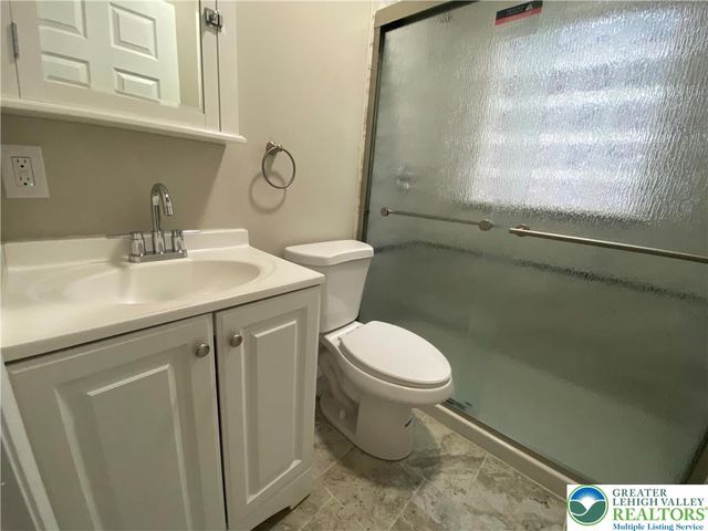 122 Spruce Street, Nazareth Boro, PA 18064