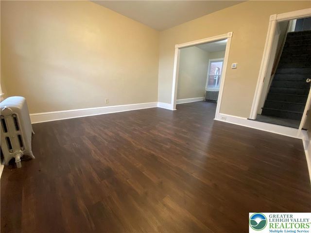 122 Spruce Street, Nazareth Boro, PA 18064