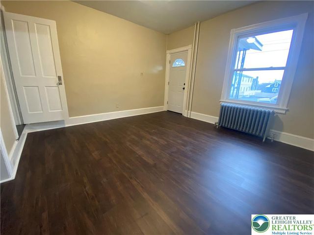 122 Spruce Street, Nazareth Boro, PA 18064