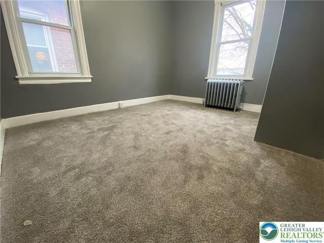 122 Spruce Street, Nazareth Boro, PA 18064