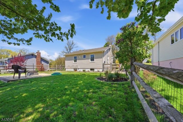 98 Rogers Dr, Roxbury Twp., NJ 07850