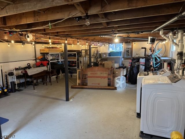98 Rogers Dr, Roxbury Twp., NJ 07850