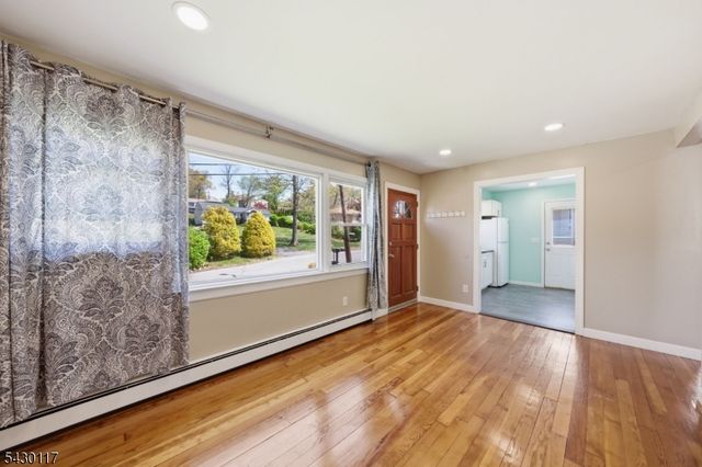 98 Rogers Dr, Roxbury Twp., NJ 07850
