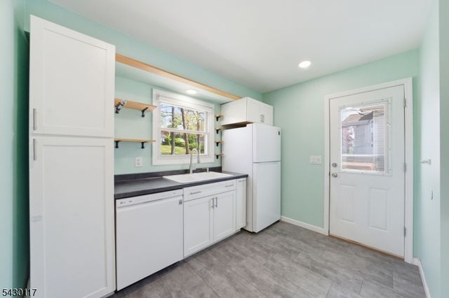 98 Rogers Dr, Roxbury Twp., NJ 07850