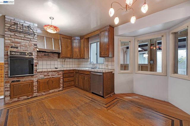3034 Beverly, San Mateo, CA 94403