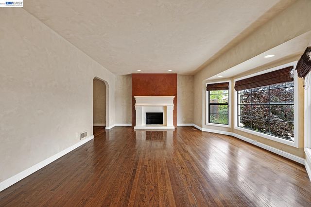3034 Beverly, San Mateo, CA 94403