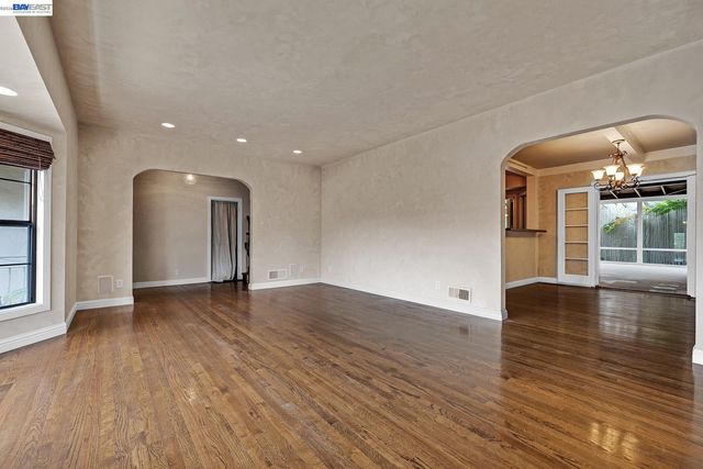 3034 Beverly, San Mateo, CA 94403