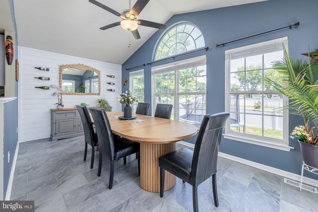 700 SHERWOOD DR, Williamstown, NJ 08094