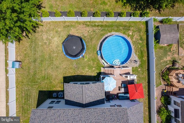 700 SHERWOOD DR, Williamstown, NJ 08094