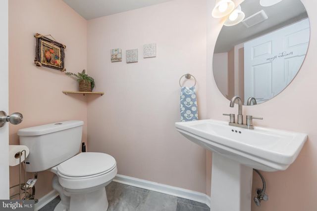 700 SHERWOOD DR, Williamstown, NJ 08094
