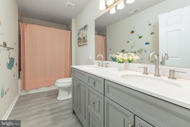 700 SHERWOOD DR, Williamstown, NJ 08094