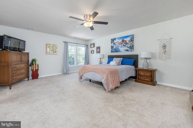 700 SHERWOOD DR, Williamstown, NJ 08094