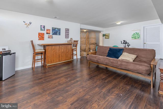 700 SHERWOOD DR, Williamstown, NJ 08094