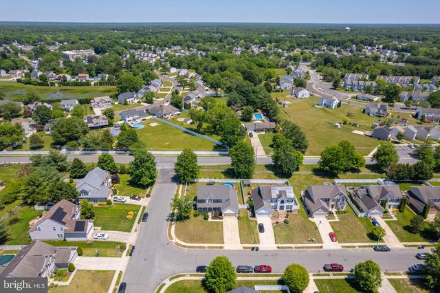700 SHERWOOD DR, Williamstown, NJ 08094