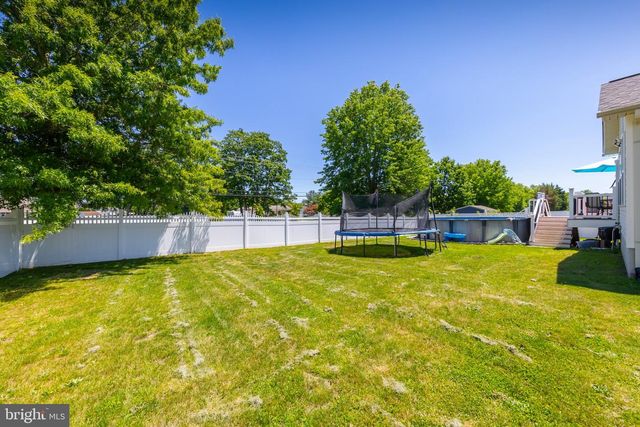 700 SHERWOOD DR, Williamstown, NJ 08094