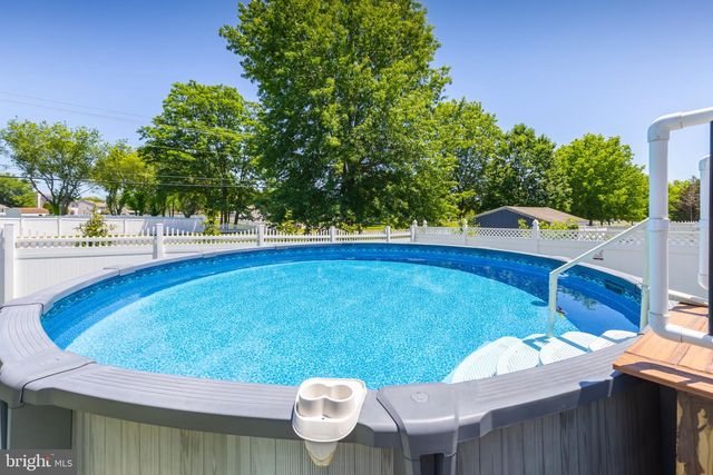 700 SHERWOOD DR, Williamstown, NJ 08094