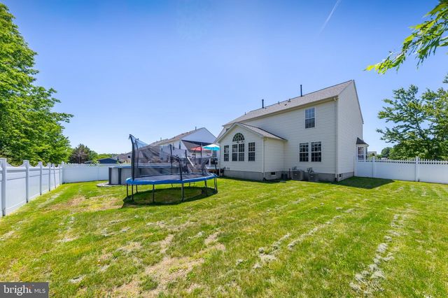 700 SHERWOOD DR, Williamstown, NJ 08094