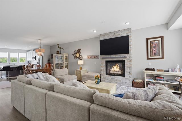 391 Windmill Drive, Plymouth, MI 48170