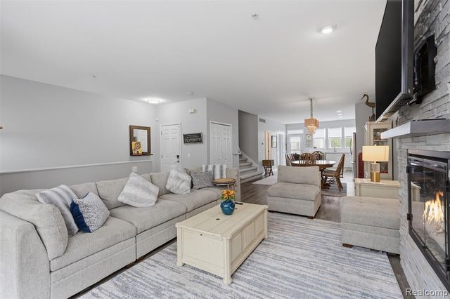 391 Windmill Drive, Plymouth, MI 48170